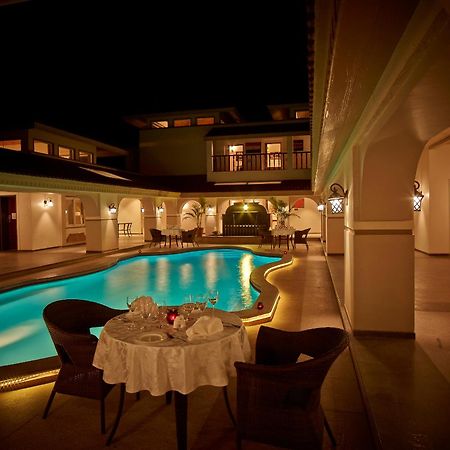 Neonz Resort & Club Anand Exterior photo